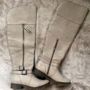 Knee-High Grey Fall Boots
